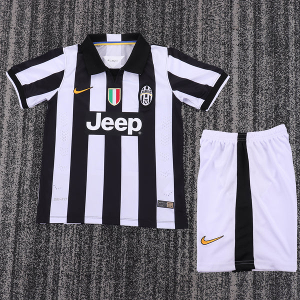 Kit Infantil Juventus Home 14/15 Retrô Camisa + Shorts Adidas Unissex - Preta e Branca
