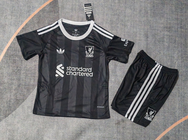 Kit Infantil Liverpool Third 25/26 Camisa + Shorts Nike Unissex - Preto