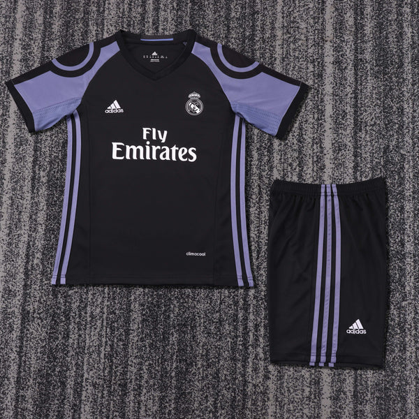 Kit Infantil Real Madrid Retrô Away 16/17 Camisa + Shorts Adidas Unissex - Preto