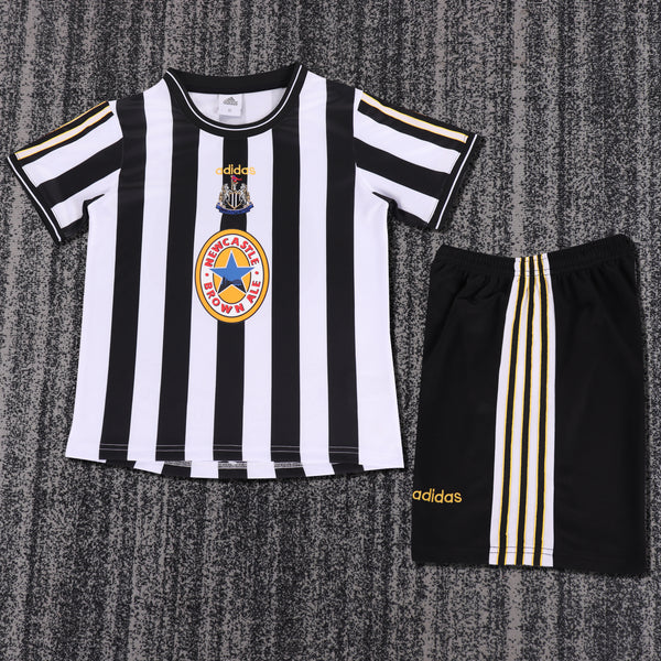 Kit infantil NewCastle Retrô Home 97/98 Unissex Adidas - Preto e Branco