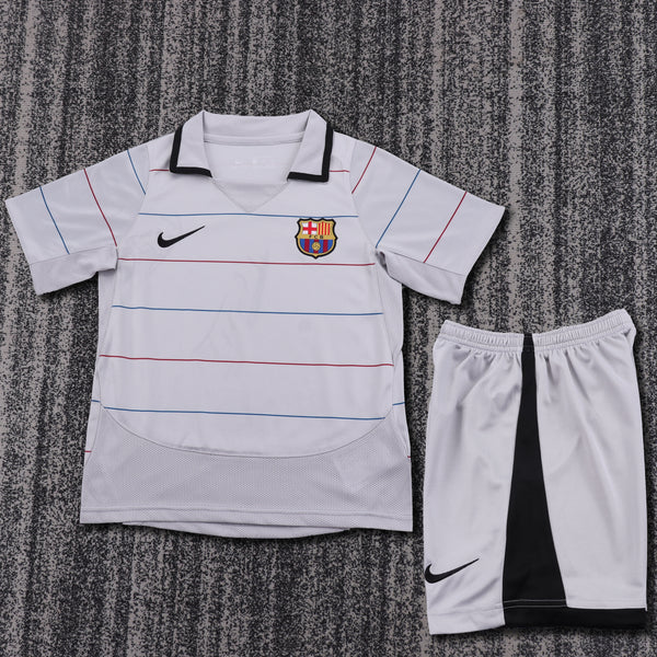 Kit Infantil Barcelona Retrô Away 03/04 Camisa + Shorts Nike  Unissex - Cinza