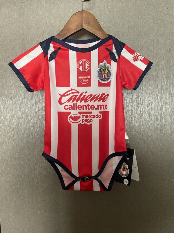 Body Bebê Infantil Chivas Guadalajara Home 25/26 Unissex  - Branco e Vermelho