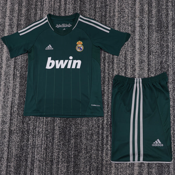 Kit Infantil Real Madrid Retrô Away 2013 Camisa + Shorts Adidas Unissex - Verde