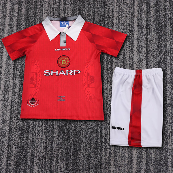 Kit infantil Manchester United Retrô Home 96/97 Unissex Umbro - Vermelho