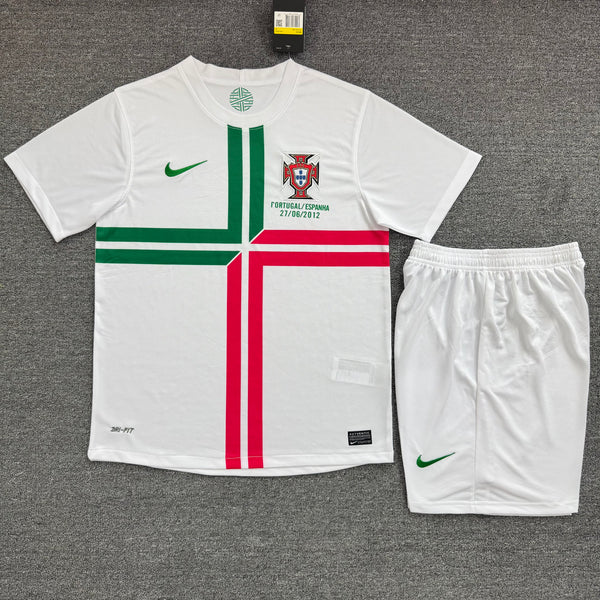 Kit Infantil Portugal Away Retrô 2012 Camisa + Shorts Nike Unissex - Branco
