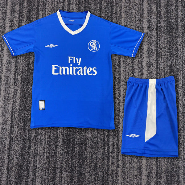 Kit Infantil Chelsea Retrô Home 03/04 Camisa + Shorts Umbro Unissex - Azul