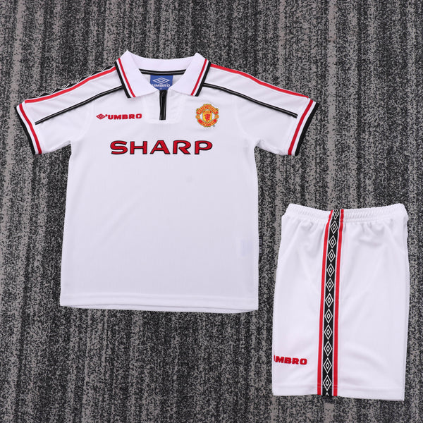 Kit infantil Manchester United Retrô Away 98/99  Unissex Umbro - Branco