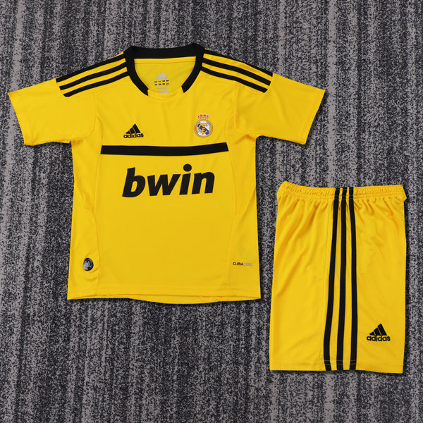 Kit Infantil Real Madrid Retrô Goleiro 11/12 Camisa + Shorts Adidas Unissex - Amarelo