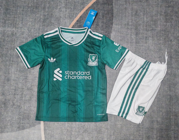Kit Infantil Liverpool Edição Especial 25/26 Camisa + Shorts Nike Unissex - Verde