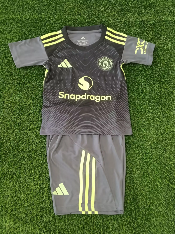 Kit Infantil Manchester United Goleiro 25/26 Camisa + Shorts Adidas Unissex - Cinza