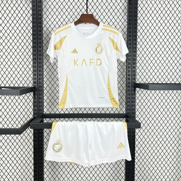 Kit Infantil Al Nassr Third 24/25 Nike Unissex - Branca e Dourada