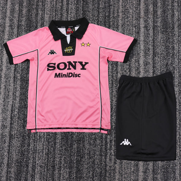 Kit Infantil Juventus Away 97/98 Retrô Camisa + Shorts Kappa Unissex - Rosa